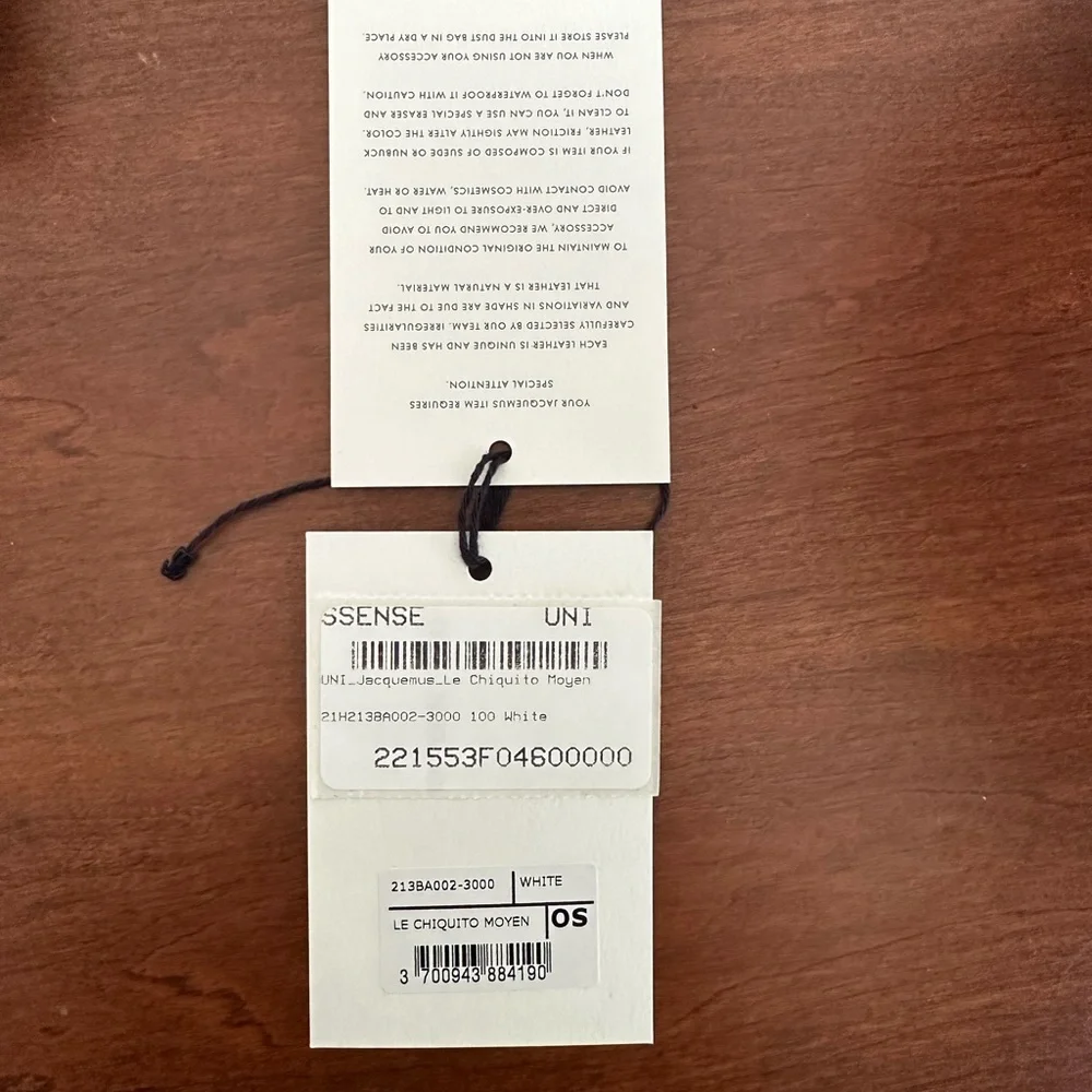 SOLD: White jacquemus le chiquito moyen - Picture 7 of 8